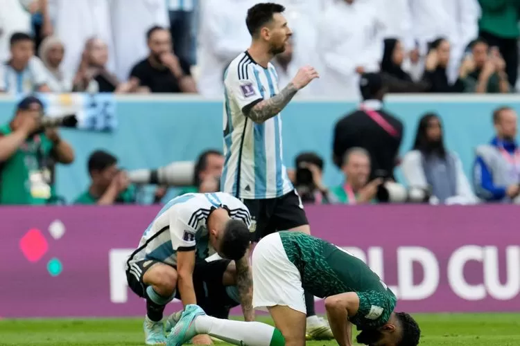 Messi gigit jari usai Argentina ditaklukkan Arab Saudi di Piala Dunia  (Istimewa )