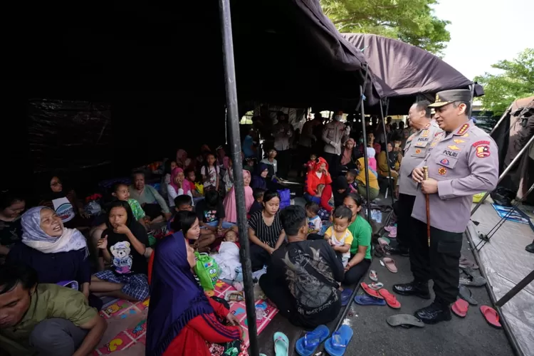 Dalam kunjungan ke tempat pengungsian korban terdampak gempa, Kapolri Jenderal Pol Listyo Sigit Prabowo serap aspirasi masyarakat.  (istimewa )