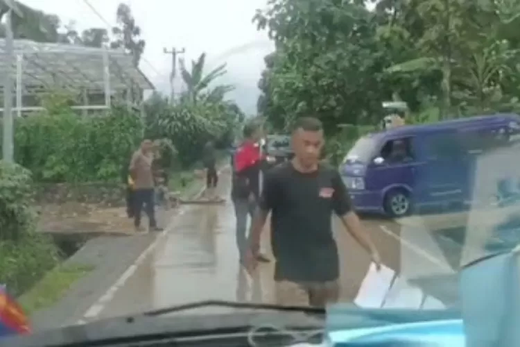 Warga hadang mobil logistik bantuan korban Gempa Cianjur berujung Bui Foto: Ist