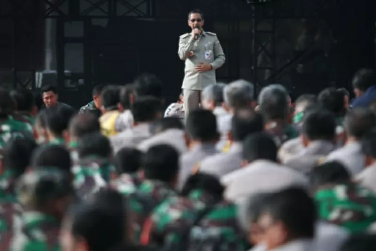 Pj Gubernur DKI Jakarta Heru Budi Hartono menyampaikan sambutan pada acara sarapan bersama di Kodam Jaya, Rabu (13/11/2022).