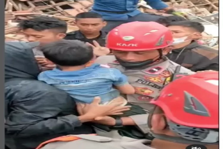 Bocah 3 tahun selamat setelah 3 hari dua malam  tertimnbun runtuhan gempa Cianjur Foto: Ist