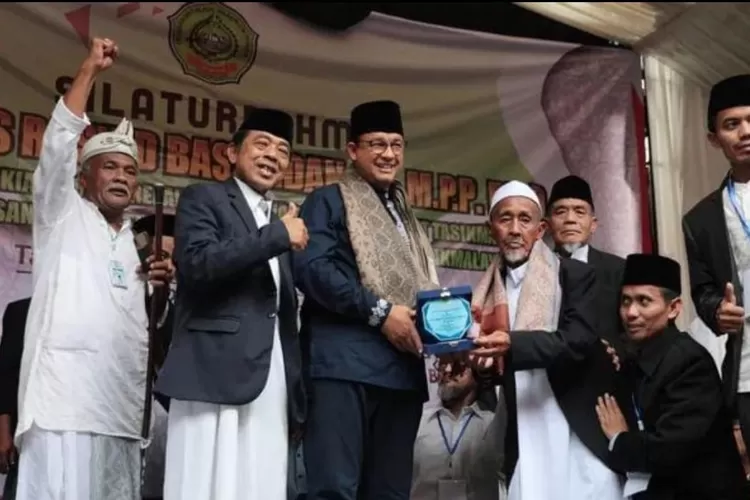 Anies capres NAsdem ternyata suka baca komik Titin