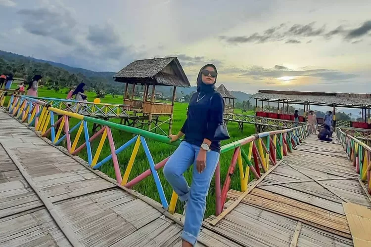 Sawah Sabarang, salah satu destinasi wisata paling hits di Mandailing Natal, Sumatera Utara (Instagram @wisata_sawah_sabarang)