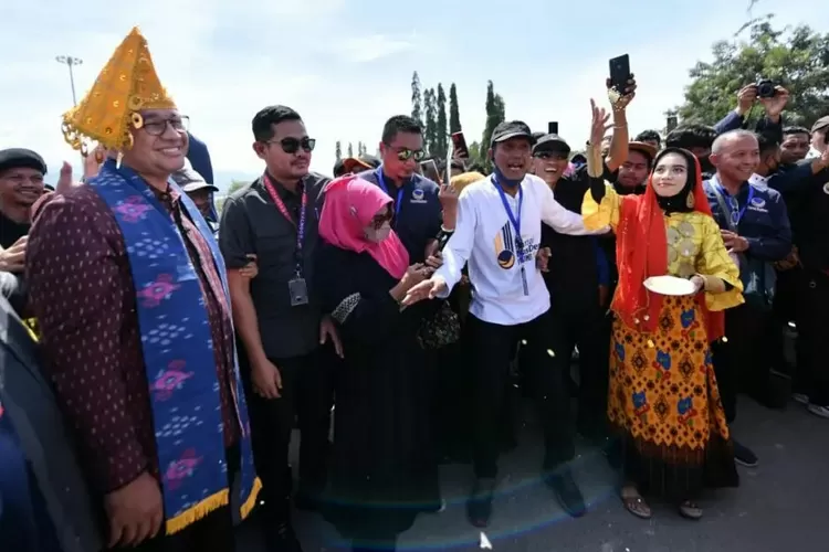Silaturahmi politik Anies Baswesdan disambut dengan tarian selamat datang Palu, Tari Peule Cinde