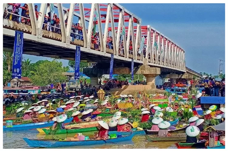 Simak Wisata Unik &lsquo;Pasar Terapung Lok Baintan&rsquo; Kalimatan Selatan, Sempat Jadi Tempat Iklan RCTI Lho! (Instagram @m.gunturrazmi.bahswan)