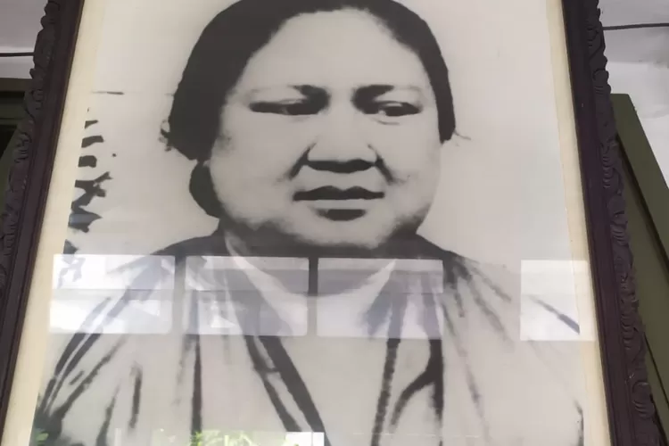 Dewi Sartika Pejuang dan Perintis Sekolah Khusus Perempuan Tag: Dewi Sartika Pejuang Kemerdekaan Sejarah 1945