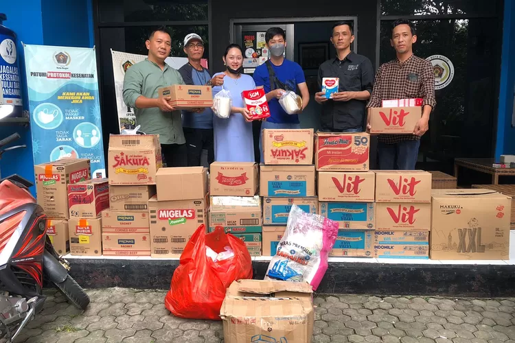 Bantuan untuk korban gempa Cianjur terus mengalir di PWI Kota Bogor Jalan RM Tirto Adhi Soerjo, Kecamatan Tanah Sareal, Kota Bogor, Jumat (25/11/2022).
