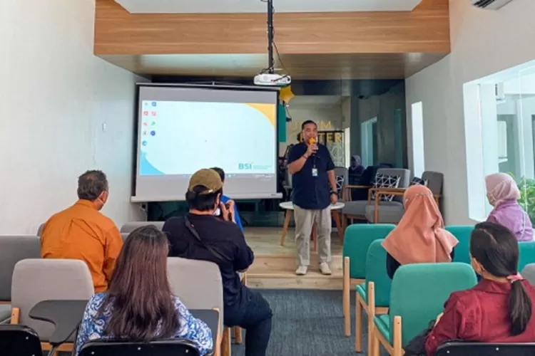 Suasana saat pelatihan literasi keuangan syariah yang digelar BPJS Ketenagakerjaan Surabaya Darmo