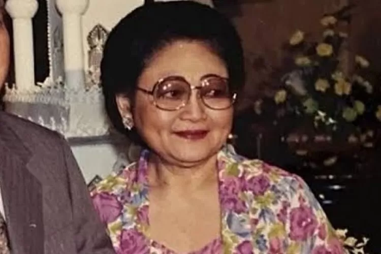 Ibu Tien Soeharto (IST)