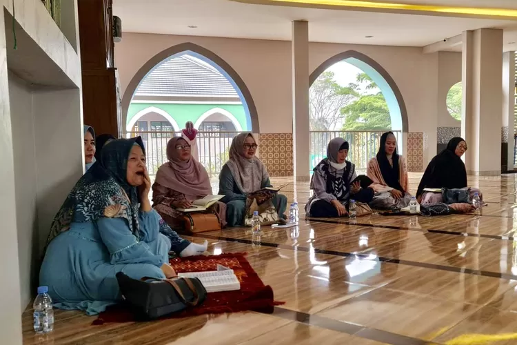 Suasana madrasatul Ula di Masjid SMP Prima Cendekia Islami
