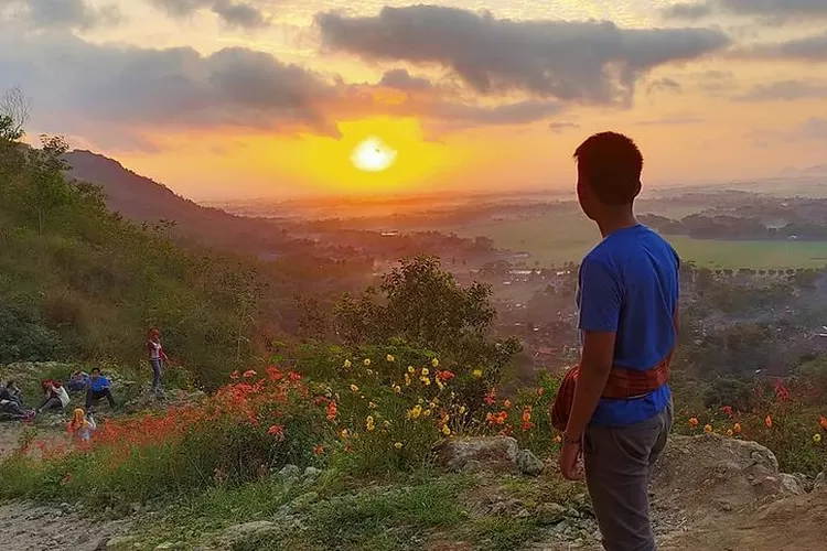 Bukit Paralayang Durenan, Wisata Adventure di Trenggalek yang Kerap  Disambangi Turis Asing - Alonesia