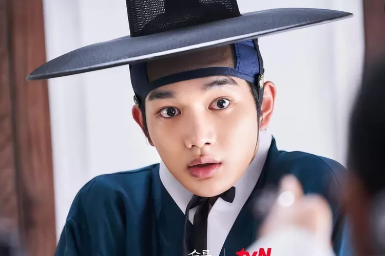 Berikut tersedia bocoran, jadwal tayang, dan link nonton drama Korea (drakor) Under The Queens Umbrella  episode 14.