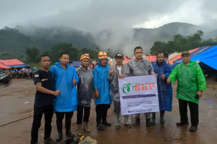 Banee Kosim Peduli Bangun Fasilitas MCK Bagi Korban Gempa (Ctatan Fakta)