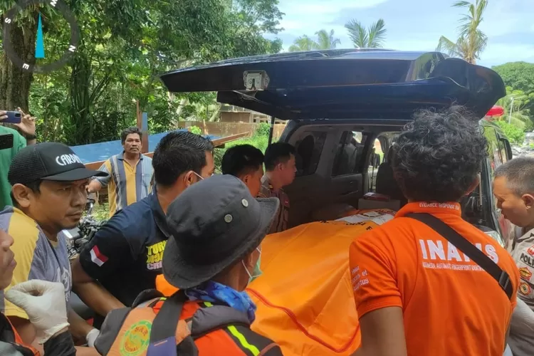 Jenazah Bripda Muhammad Khoirul Anam, korban helikopter polri yang jatuh telah ditemukan di perairan Manggar Belitung