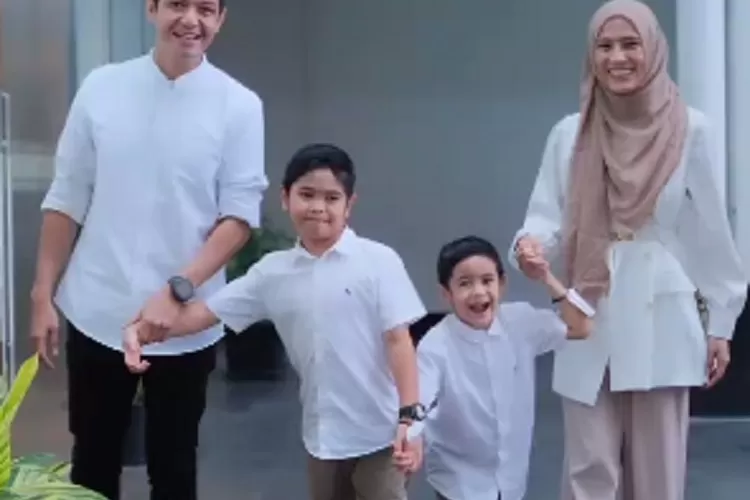 Alyssa Soebandono dan Dude Harlino 