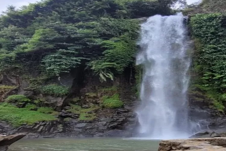  Destinasi wisata 'Curug Bidadari' yang ada di Bogor (Instagram @trekking_waterfall_sentul)