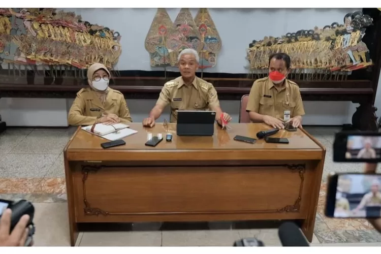 Ganjar Pranowo. UMP 2023 sudah ditetapkan, UMP Jateng naik tinggi 8,01 persen