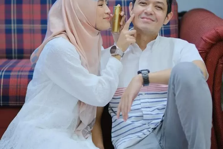 Selama 8 tahun menikah, ternyata Alyssa Soebandono dan Dude Harlino tidak pernah berpacaran sebelumnya.