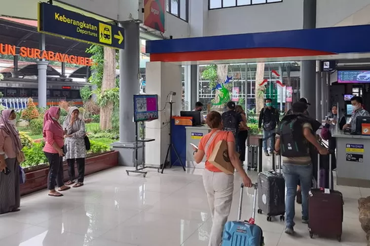 Suasana di Stasiun Gubeng Surabaya