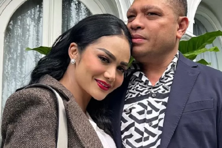Krisdayanti blak-blakan tentang Raul Lemos dalam hal ini. ( Instagram @krisdayantilemos)