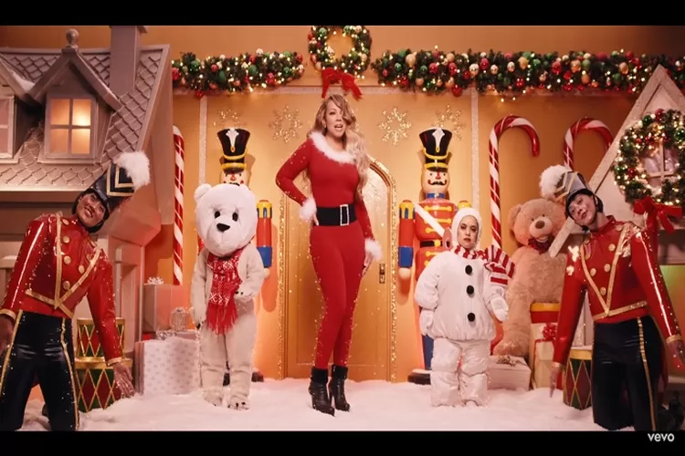 Lirik Lagu All I Want For Christmas Is You - Mariah Carey yang Selalu Diputar Saat Hari Natal Tiba Enak Didengar (Tangkapan Layar Akun Youtube Mariah Carey)