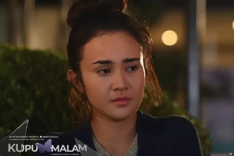 Michelle Ziudith berperan sebagai Laura dalam serial Kupu Malam