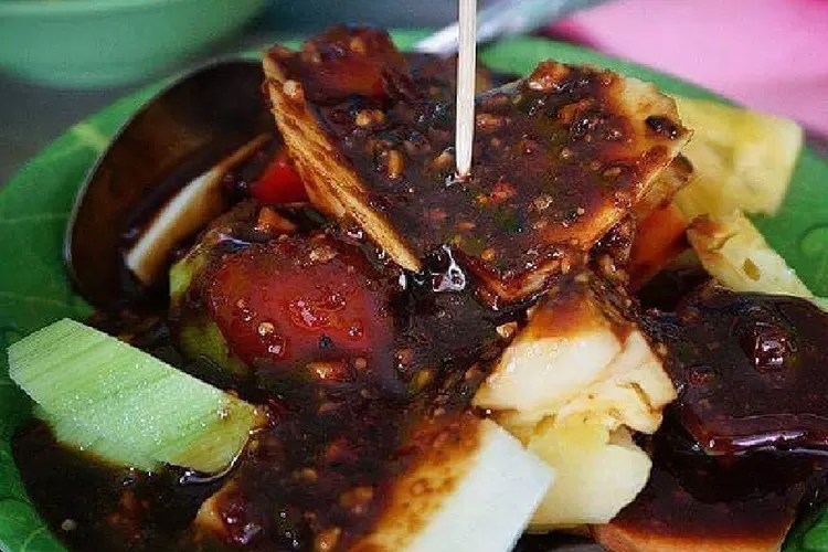  Kuliner Legendaris di Kota Bukittinggi, Sumatera Barat. Instagram @rujaksutanmudobukittinggi