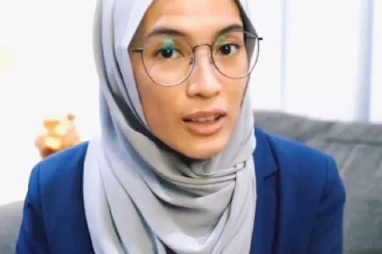 Alyssa Soebandono tampak kurus dengan pipi tirus