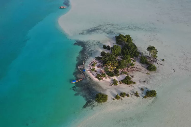 Melirik Keindahan Kepulauan Widi yang Dilelang ke Investor Asing (Pemkab Halmahera Selatan)