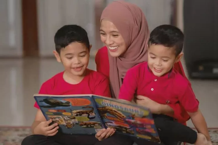 Alyssa Soebandono selalu sibukkan dirinya untuk urus anaknya. (Instagram.com/ @ichasoebandono)