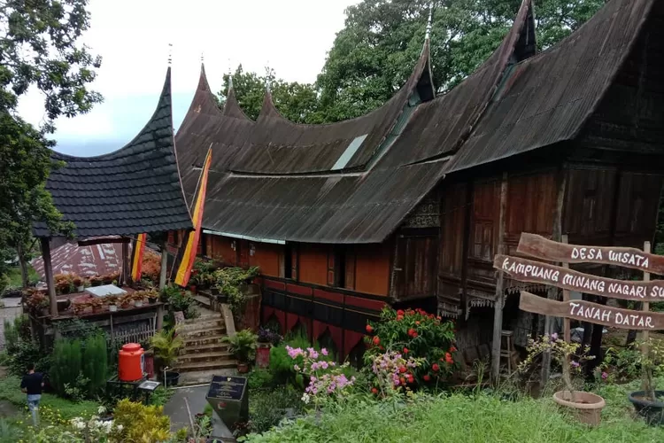 Eksplor tentang Kampuang Minang Nagari Sumpu, Desa Wisata di Kabupaten Tanah Datar, Sumatera Barat (Akun Instagram @boekittinggi)