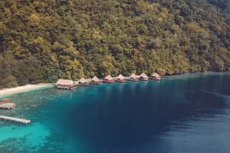 Surga kecil di Pulau Maluku 'Pantai Ora', yang wajib jadi destinasi wisata akhir tahun (YouTube Mr &amp; Mrs Gen)
