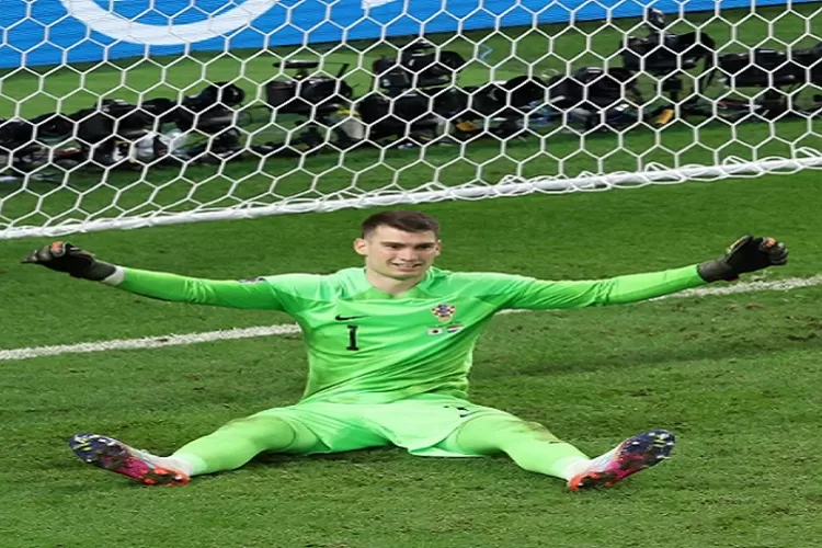 Profil Dominik Livakovic Kiper Kroasia Gagalkan 3 Tendangan Penalti di Piala Dunia 2022 Kalahkan Jepang Lewat Adu Penalti (www.instagram.com/@fifaworldcup)