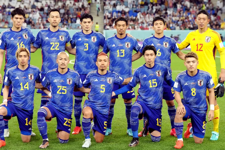 Timnas Jepang dalam sesi foto sebelum bertanding melawan Kroasia.