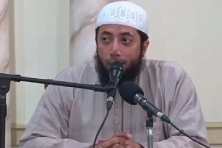 Muslim Harus Tau! Ustadz Khalid: Jangan Sebut Nama Allah Dan Menjawab Salam Di Tempat Ini, Tapi (Tangkapan Layar Youtube Lentera Islam)