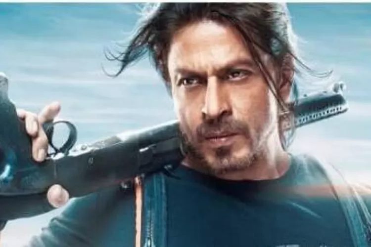 Shah Rukh Khan dalam pose Film aksi Pathaan (Suryatiningsih)