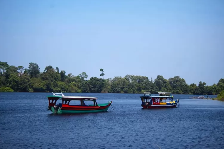 Danau Nibung, salah satu rekomendasi destinasi wisata di Mukomuko Bengkulu (Instagram @mukomuko_galeri)