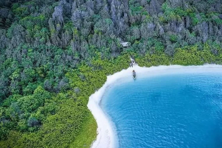 Pulau Enggano merupakan salah satu wisata alam terbaik di Bengkulu (Instagram @bengkuluutaraterkini)