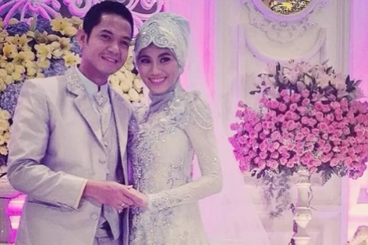 foto pernikahan Alyssa Soebandono dan Dude Harlino. (Instagram @ichasoebandono)