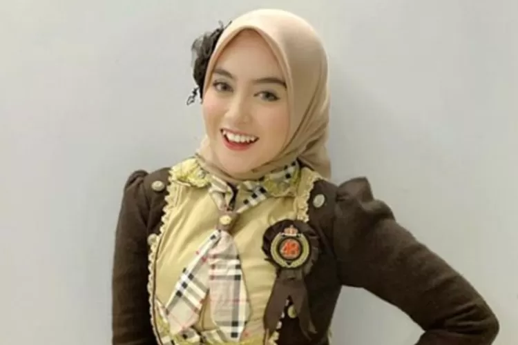 Nabila eks JKT48 memutuskan hijrah dan memilih mengenakan hijab karena ingin jadi wanita salihah 