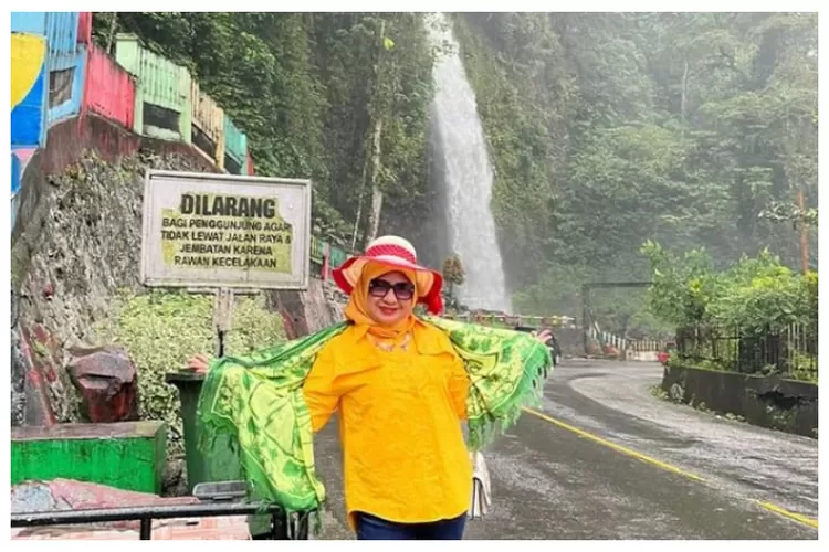 Tempat Wisata Unik &lsquo;Air Terjun Pedaro&rsquo; Sumatera Utara, Disebut Air Terjun Berdarah! (Instagram/ @idaroyani71 )