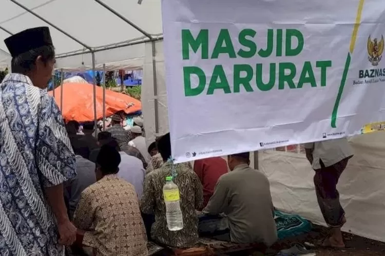 Badan Amil Zakat Nasional mendirikan masjid darurat di sejumlah titik di wilayah kabupaten Cianjur. Sebab,  banyak masjid yang rusak akibat gempa, Senin (6/11/2022) 