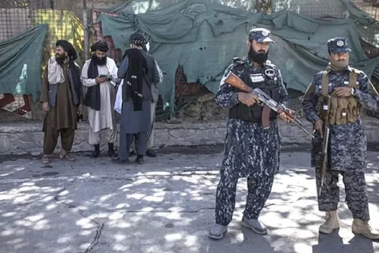 Tentara Taliban berjaga di jalanan kota Afghanistan (ndtv.com)