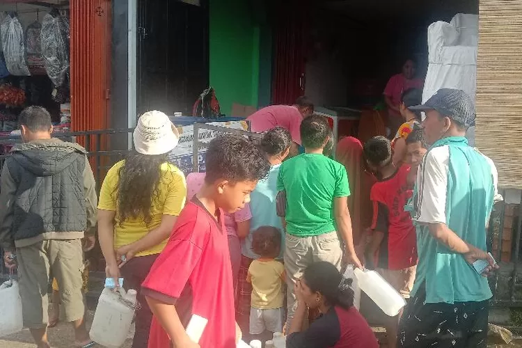 Antri minyak tanah di Liang Ndara Labuan Bajo NTT (Feliks Janggu )