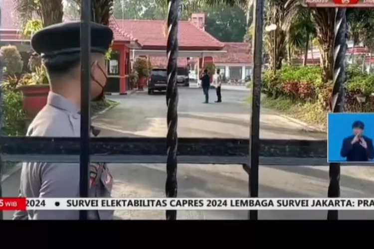 Situasi rumah dinas Walikota Blitar yang dibobol maling. (tangkapan layar Instagram @lambeturah_official)