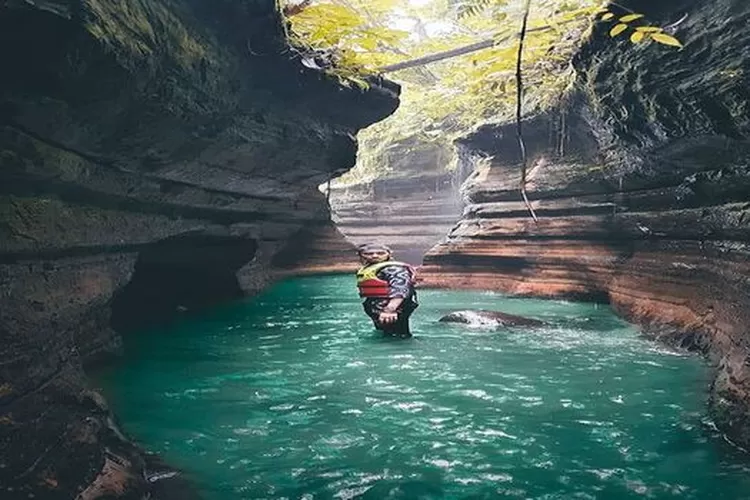 Destinasi wisata Curug Putri Carita di Banten (Instagram @curugputricarita)