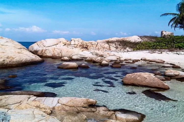 Pesona Pulau Penyusuk, destinasi wisata pantai di Bintan Kepulauan Riau (Instagram @mirzaayunda)