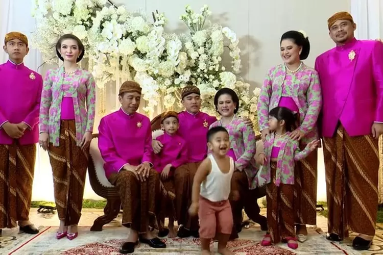 Al Nahyan viral usai tingkah pecicilannya memakai kutang di pernikahan Kaesang Pangarep dan Erina Gudono (Twitter/ @bobbynasution_)