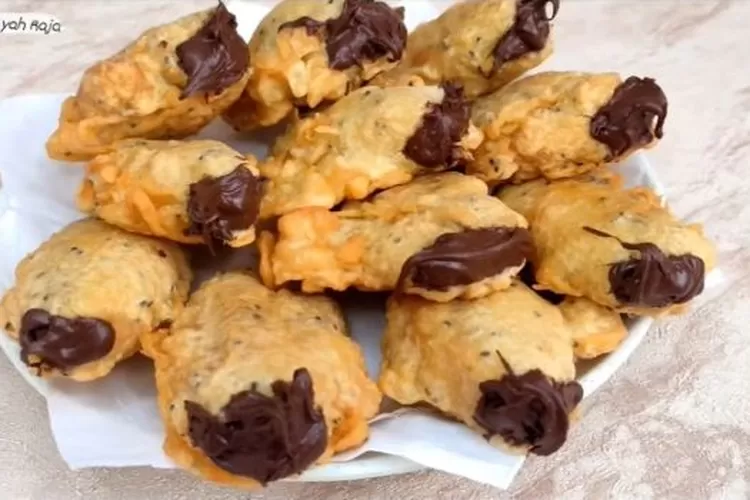 Ide jualan pisang goreng isi selai cokelat  (YouTube Dapur Ayah Raja)