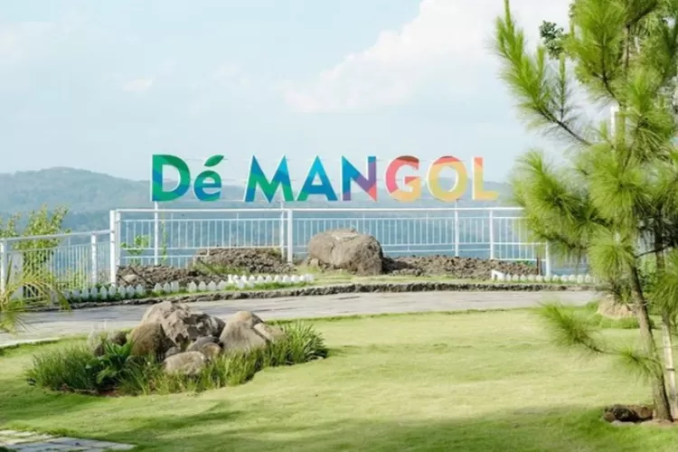 Deretan rekomendasi liburan akhir tahun di Jogja part 2 yang paling viral salah satunya wisata De&rsquo; Mangol View (Instagram @demangolview)